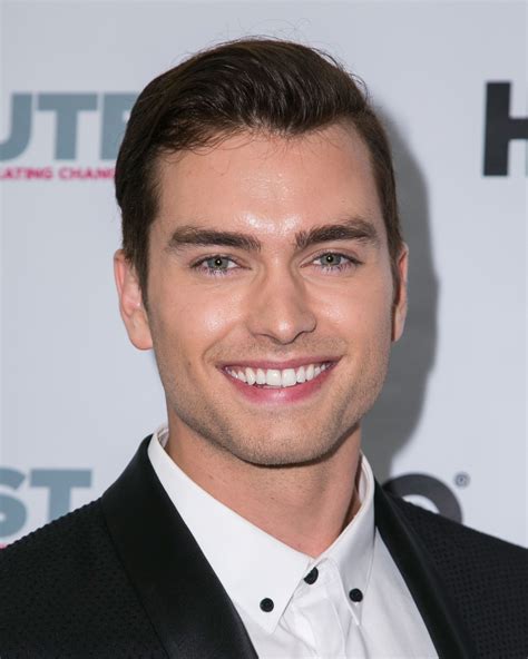 We Sat Down with Pierson Fode, the Guy who Stole Victoria。